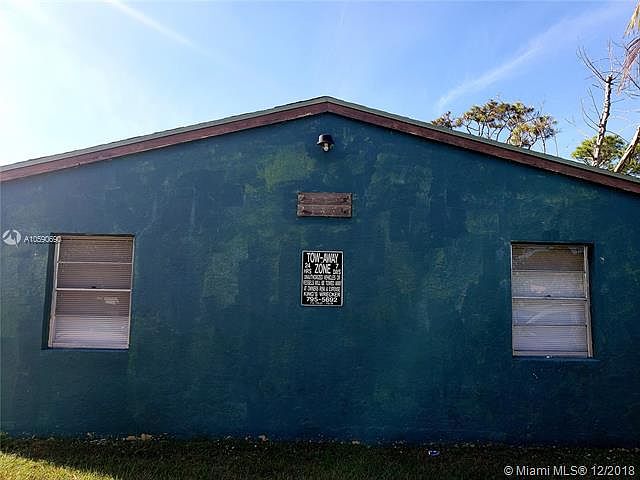 1st image of 2143 Laura Ln