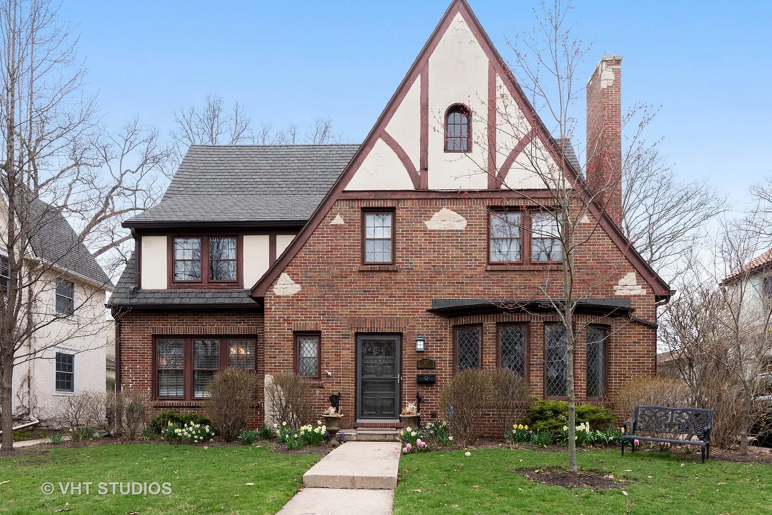 427 Woodlawn Ave photo 1