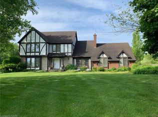 22 Weneil Dr, Flamborough, ON L8B 0Z6