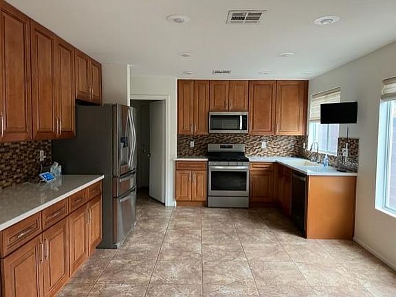 3rd image of 10529 Majestic Beauty Ave