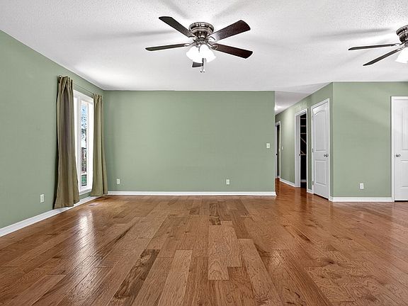 11th image of 214 Boyd Creek Rd