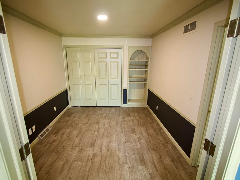 123 N Jackson St — Photo 8