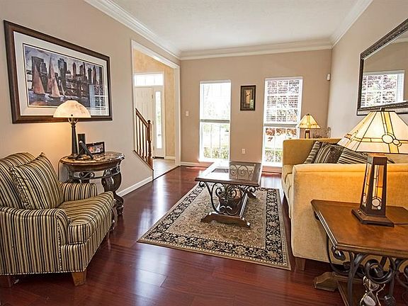 5th image of 204 Broadview Ct