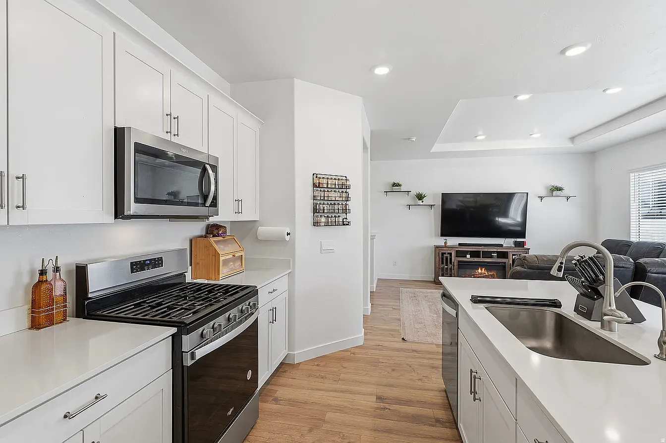 4 bed, 3098 sqft, $2,700 — Photo 4