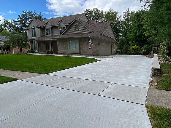 2nd image of 2106 Dilloway Dr