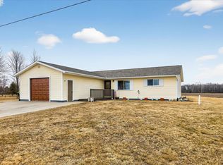 2442 N Mackinaw Rd, Pinconning, MI 48650