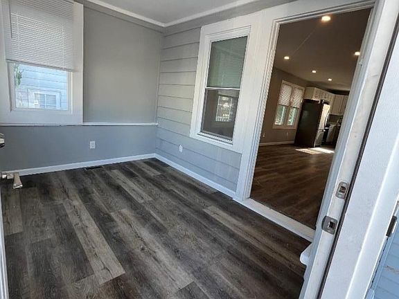 5th image of 243 Claremont Ave