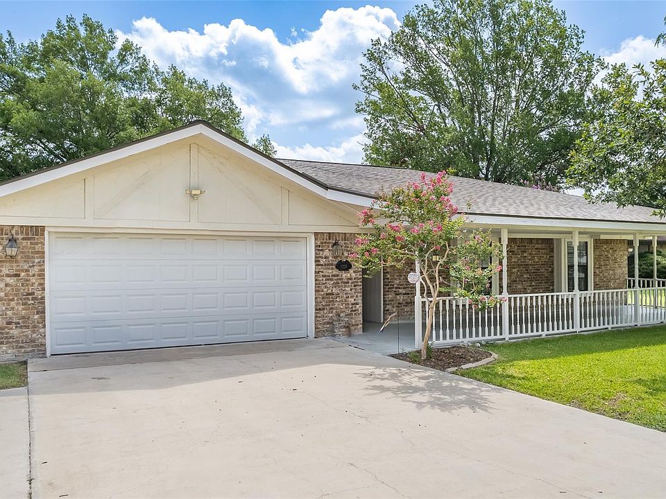 1st image of 1237 Oleander Dr