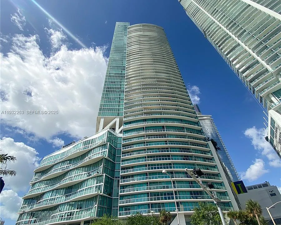 888 Biscayne Blvd #909