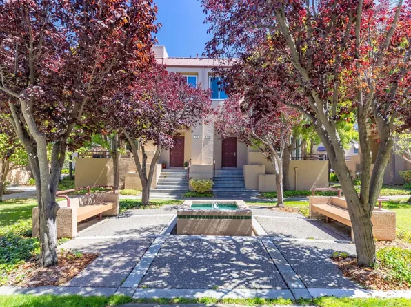 210 Commons Ln, Foster City, CA 94404