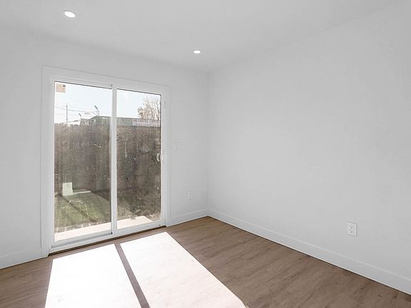 4th image of 2444 Connie Dr #3