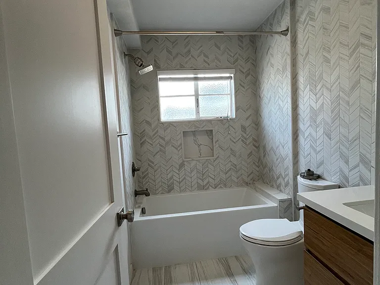 419 S Rexford Dr #2 — Photo 24