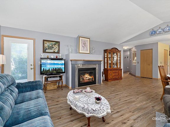 4th image of 505 Glen Dr #D