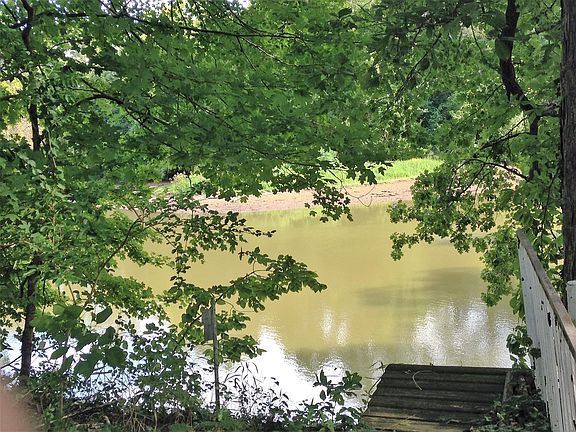 4th image of 1134 Lakeside Dr