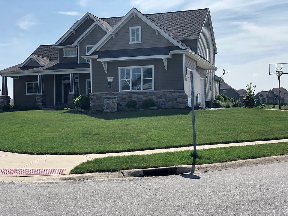 2nd image of 2905 Greythorne Ct