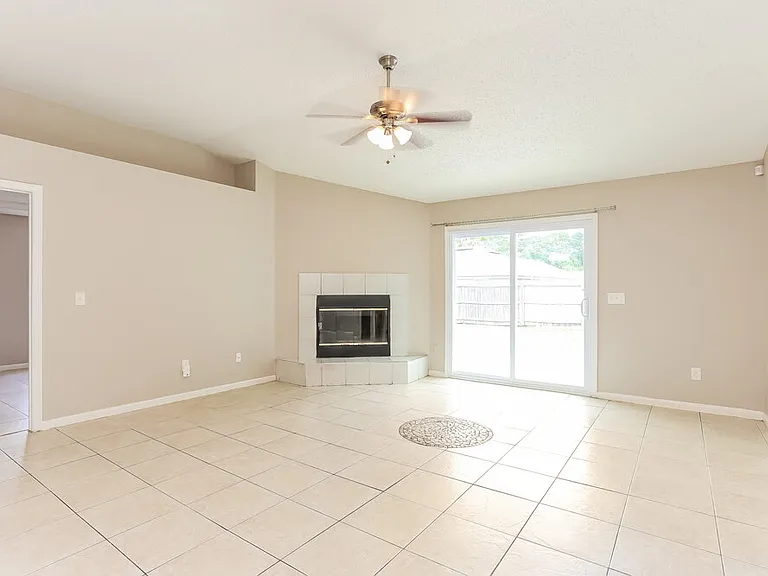2222 Thomas Lynch Ct — Photo 8