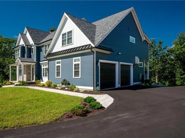 5 Lacey Ct, Smithfield, RI 02917