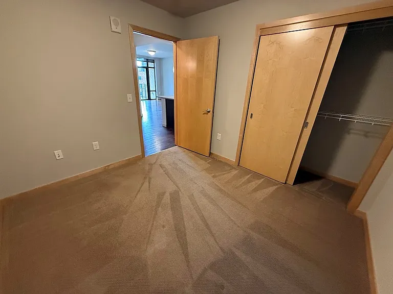 Venture Luxury High Rise — Photo 178