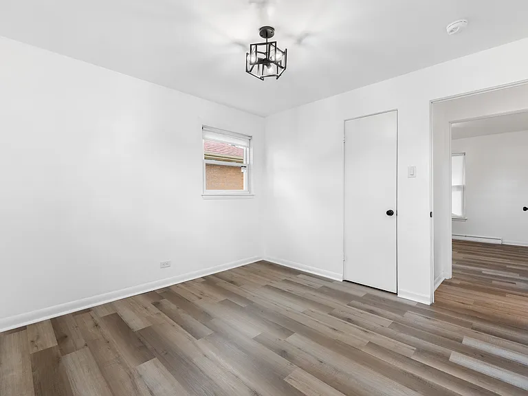 182 W 29th Pl — Photo 13