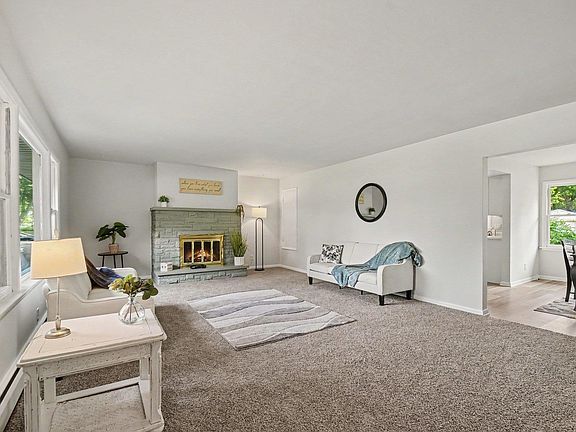 3rd image of 26089 Arlington Rd