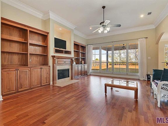 2nd image of 4212 Roseland Dr