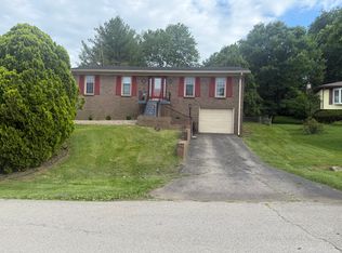 108 Deepwood Dr, Frankfort, KY 40601