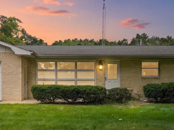 2197 Ann Dr, Saint Joseph, MI 49085