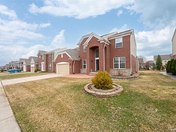 4th image of 49184 Gracechurch Rd