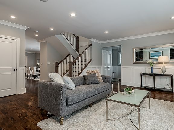 3rd image of 6469 N Nordica Ave