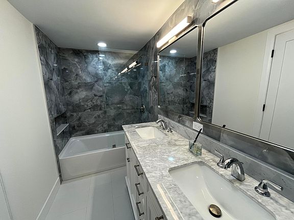 5th image of 120 W 22ND Street
