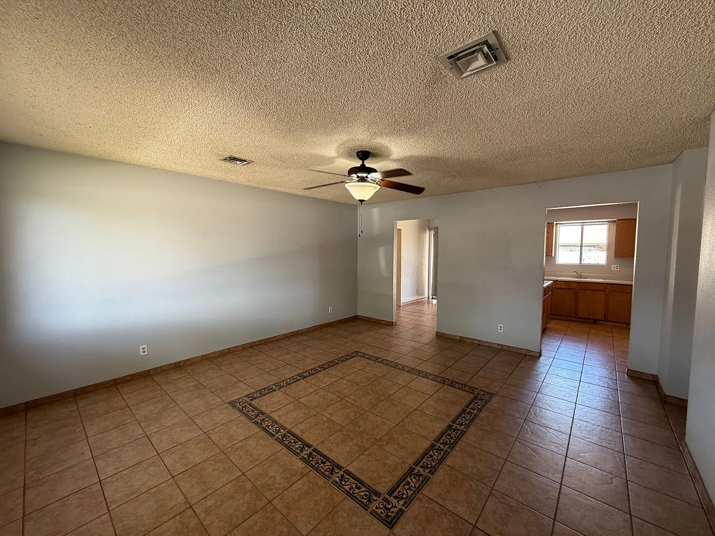 3 Bed 2 Bath Home In Town! — Photo 3