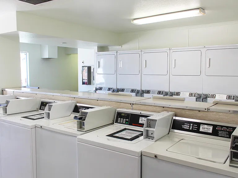Willow Ridge Apartments — Photo 9