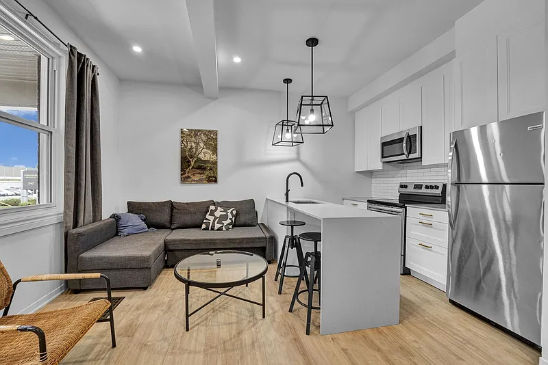 327 Catherine St #2