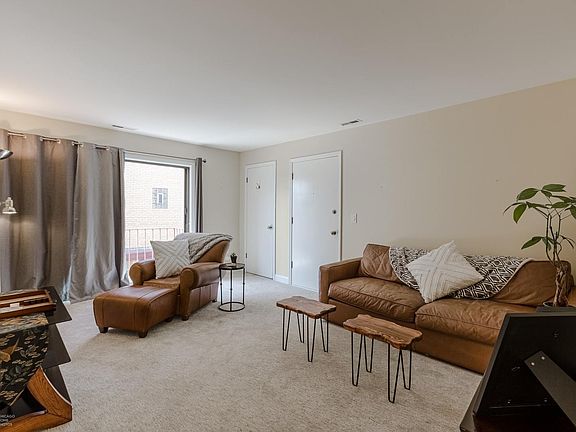 4th image of 5509 W Higgins Ave APT 2B