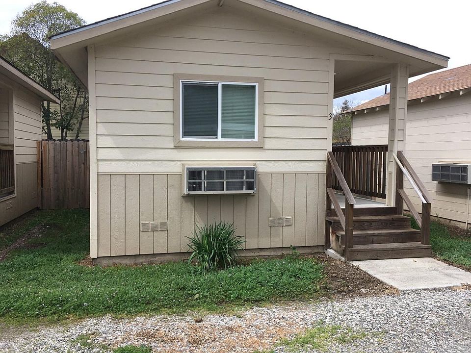 1st image of 3486 Lakeshore Blvd #2