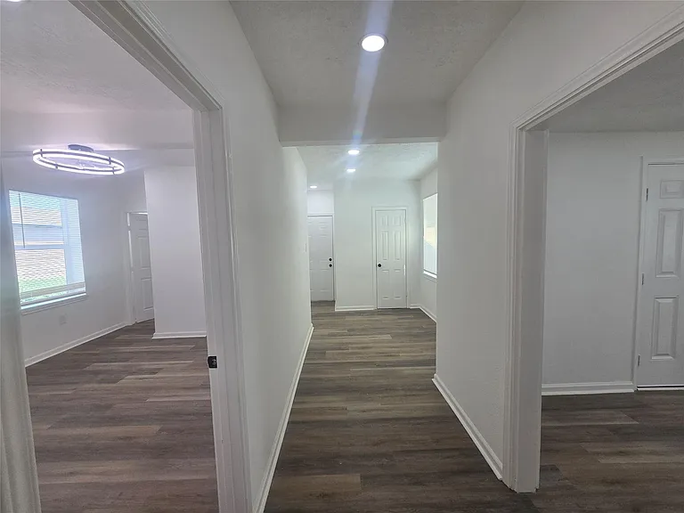 5102 Avenue L — Photo 15