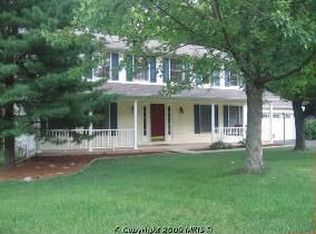 2286 Archdale Rd, Reston, VA 20191