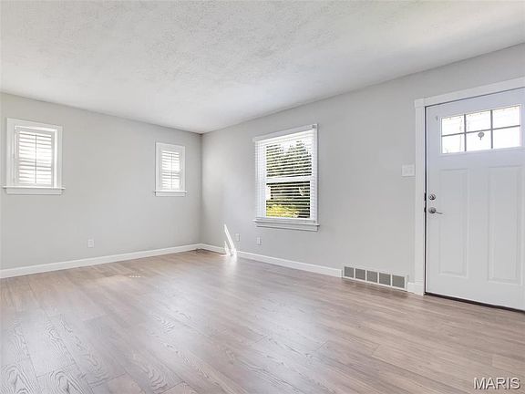 2nd image of 5237 Heege Rd