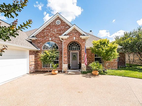 2nd image of 2114 Country Brook Dr