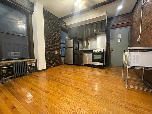 Rented by PocketBroker Inc | media 29