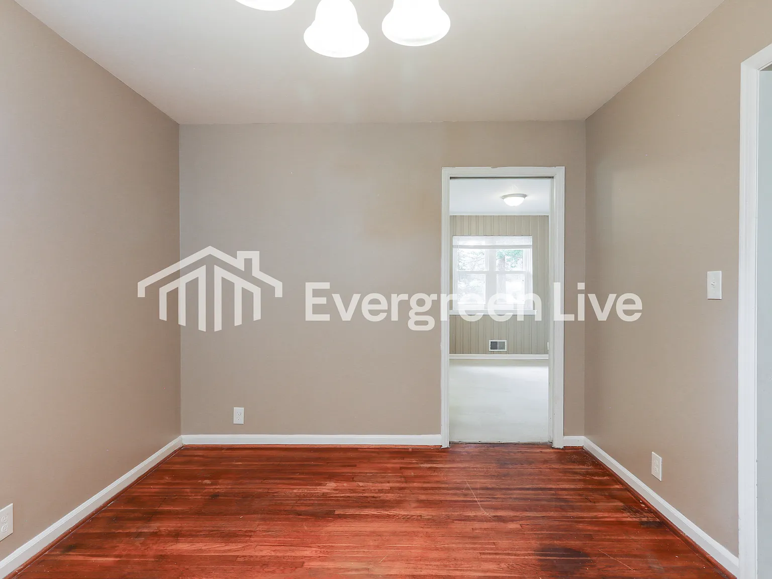3 bed, 2.0 bath, 1568 sqft, $1,295 — Photo 4