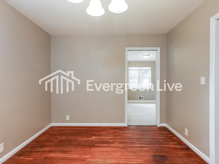 636 Blanton Ln — Photo 4