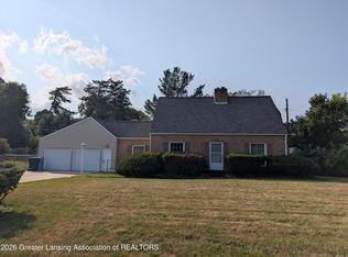 2112 Cumberland Rd, Lansing, MI 48906