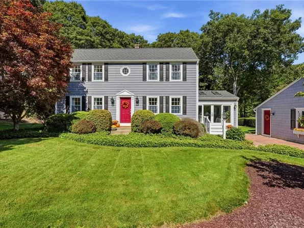 136 Briarwood Dr, South Kingstown, RI 02879
