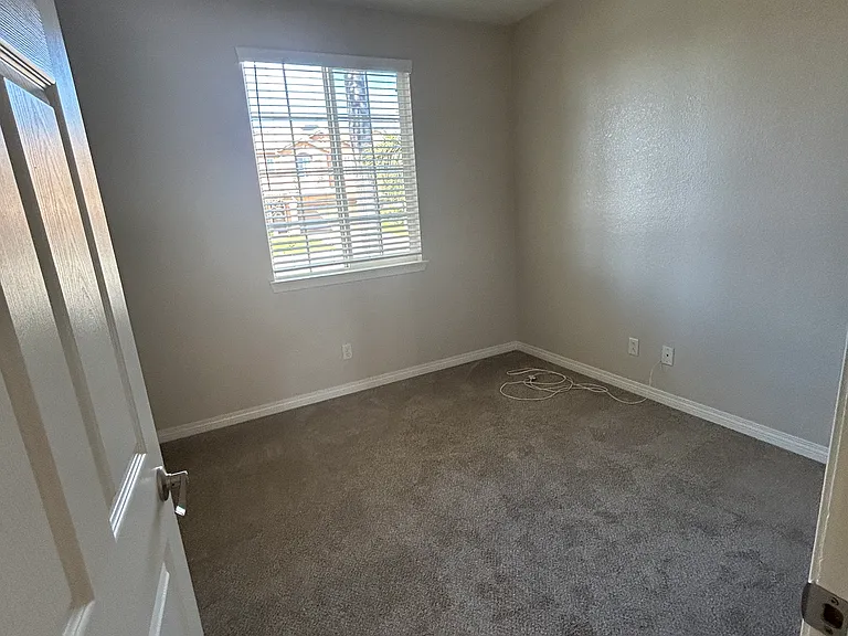 33139 Puffin St — Photo 6