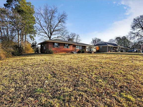 5th image of 1404 Old Hickory Rd