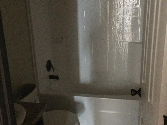 3rd image of 818 Belle Aire St #18
