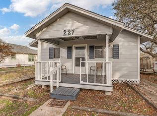 227 N Houston St, Aransas Pass, TX 78336