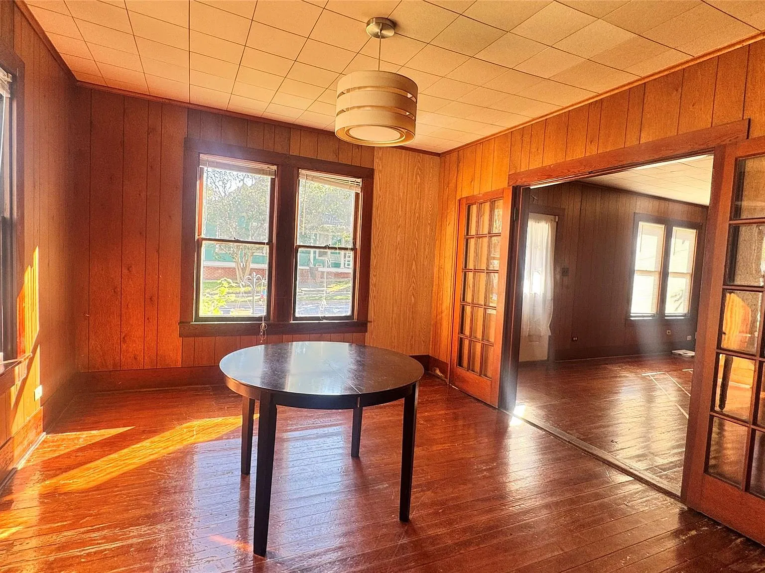 3 bed, 1.0 bath, 1384 sqft, $1,300 — Photo 4