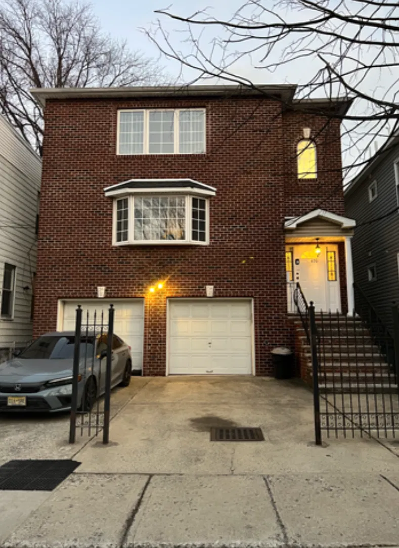 3 bed, 1400 sqft, $2,550 — Photo 1